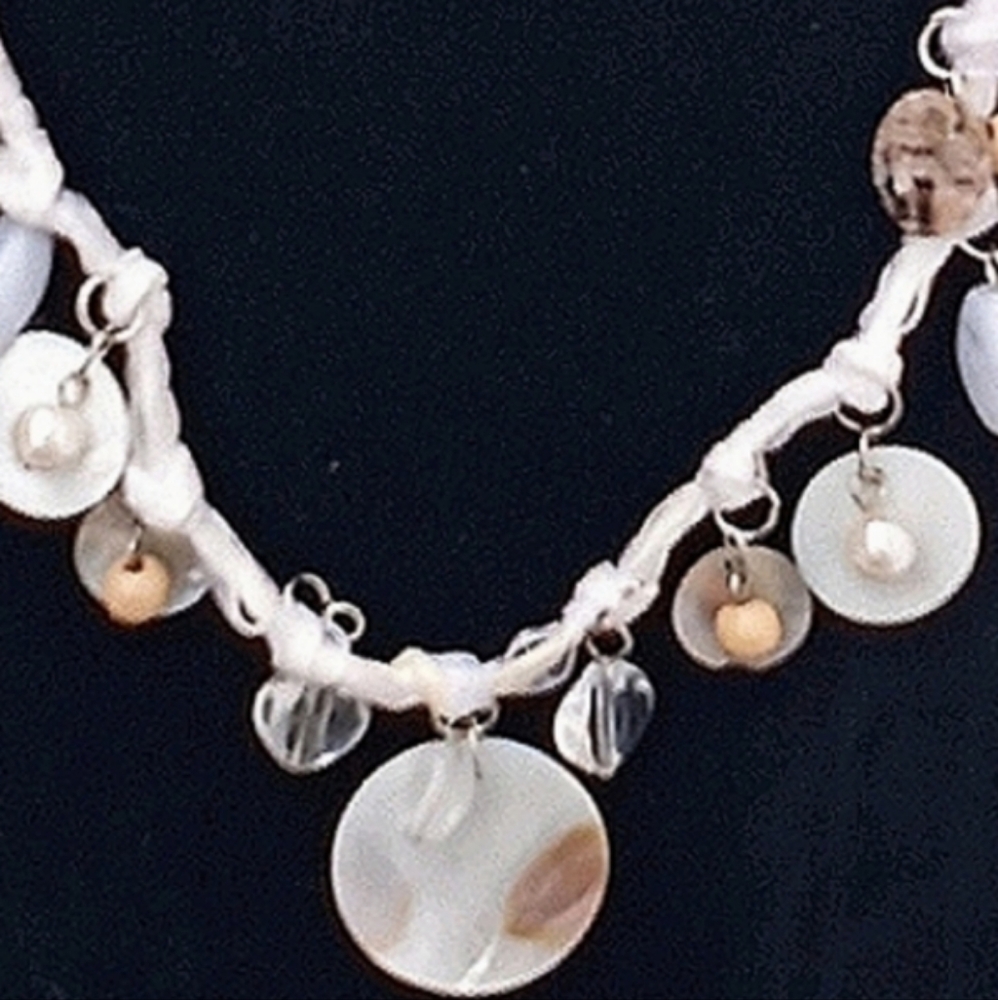 Shell/ Pearl Necklace - Picture 2 of 2
